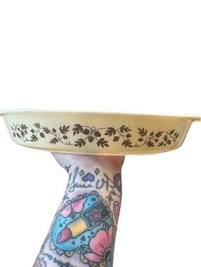 Vintage Pyrex Divided Dish Golden Acorn Gold on Ivory 1.5 Quart